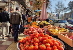 بازار مریوان در آستانه شب یلدا