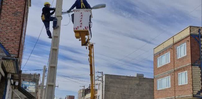 اصلاح کامل شبکه روشنایی معابر شهرک تازه‌آباد پادگان مریوان