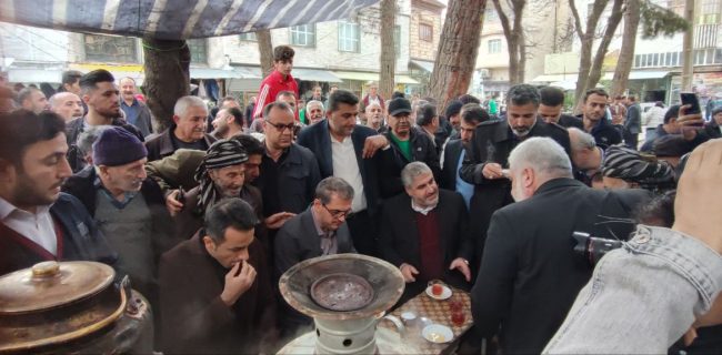 حضور استاندار کردستان در بازار مریوان و دیدار صمیمی با کسبه و بازاریان+تصاویر 