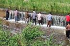 ماهیگیری با دست پس از سرریزشدن دریاچه زریبار