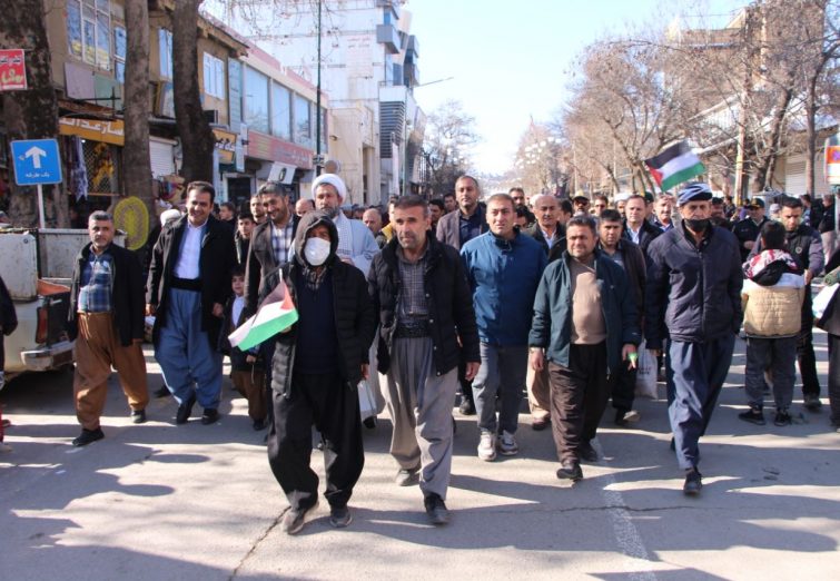 گزارش تصویری؛ راهپیمایی مردم مریوان در جمعه نصر