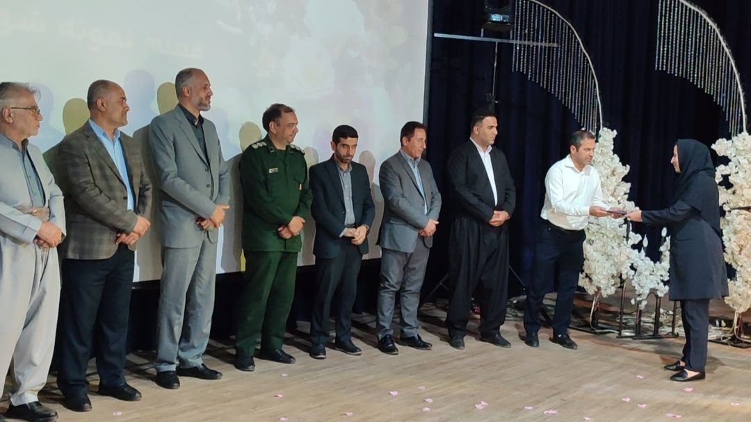 تکریم ستاره‌های درخشان علم و دانش در مریوان