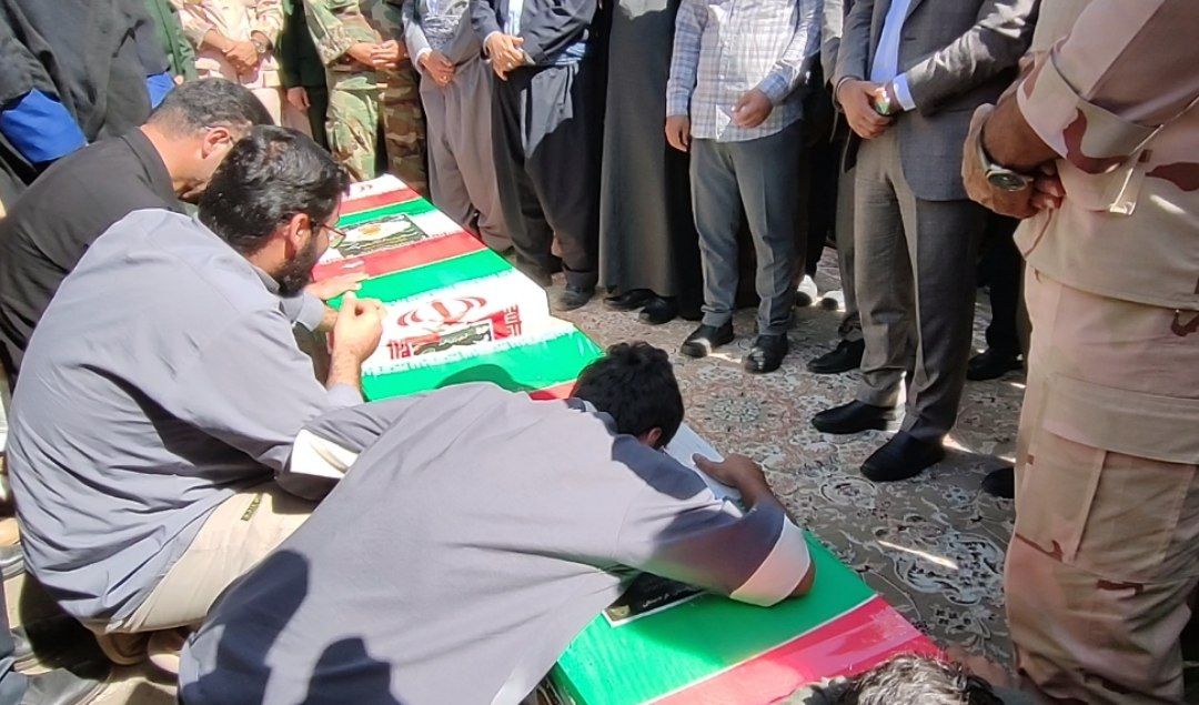 تشييع پیکر ۲ شهید مرزبانی در مریوان