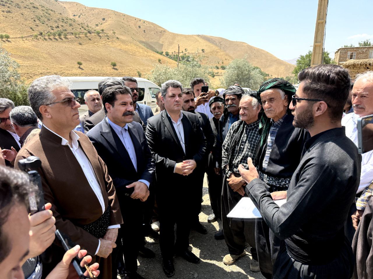معاون رئیس‌جمهور از روستای سیور مریوان بازدید کرد