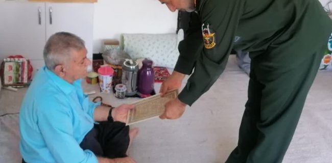 فرمانده سپاه مریوان با خانواده‌های شهدای زن دوران دفاع مقدس دیدار کرد