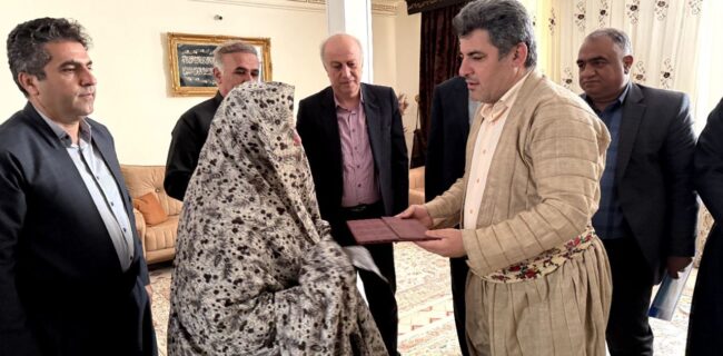 افتتاح پروژه‌های عمرانی و تجلیل از شهدا
