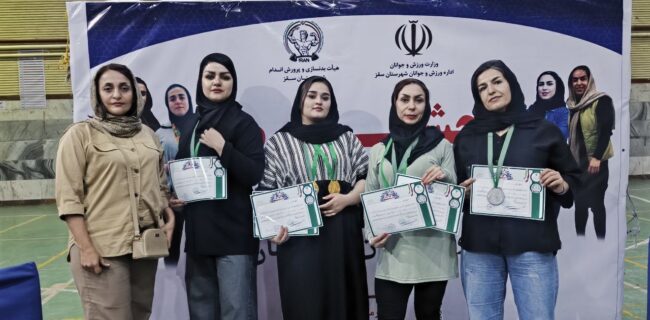 موفقیت بانوان مریوانی در مسابقات پاورلیفتینگ