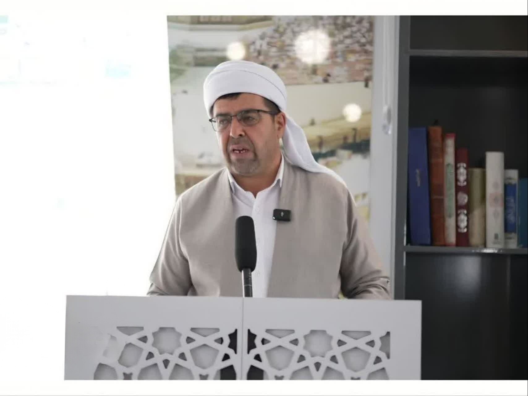 دنیاپرستی مانع جلب رضای خداوند می‌شود