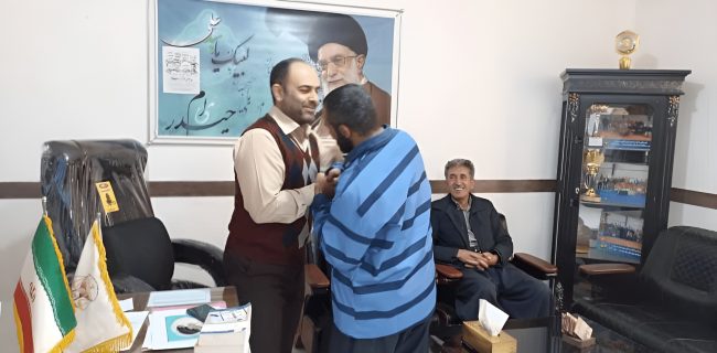 زندانی بدهکار در روز پدر با گذشت و همیاری خیرین آزاد شد