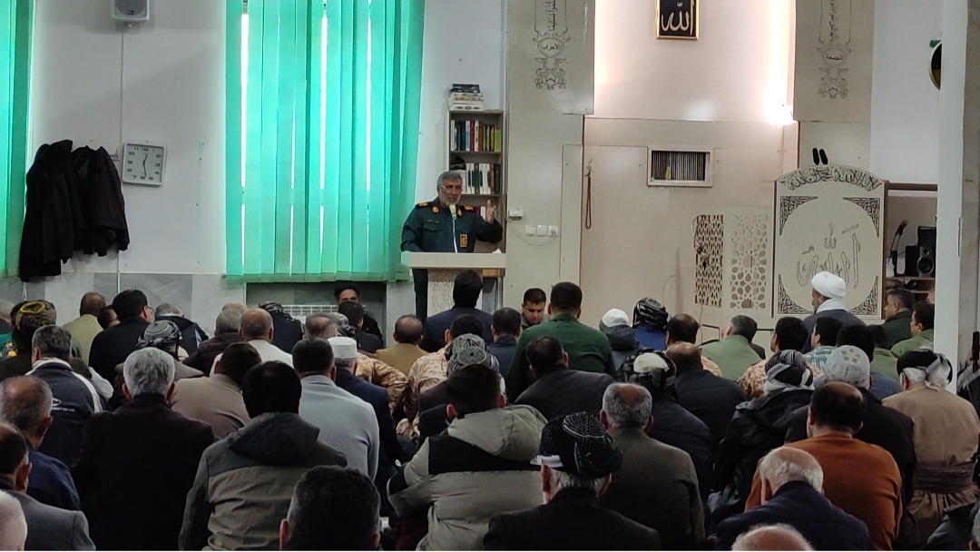 پاسداران، چراغ راه و نگهبان مرزهای این وطناند پاسداران، چراغ راه و نگهبان مرزهای این وطناند