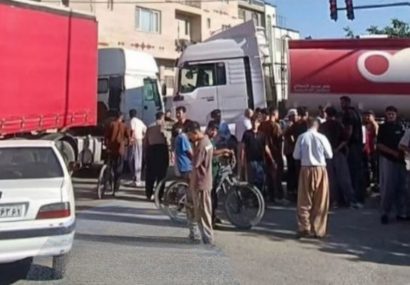 زن مریوانی زیر چرخ‌های تانکر نفت جان باخت