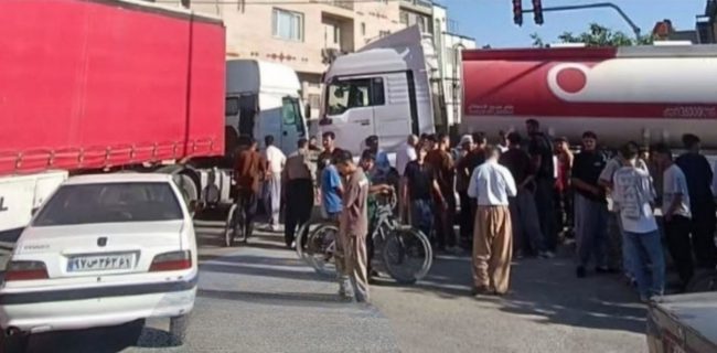 زن مریوانی زیر چرخ‌های تانکر نفت جان باخت