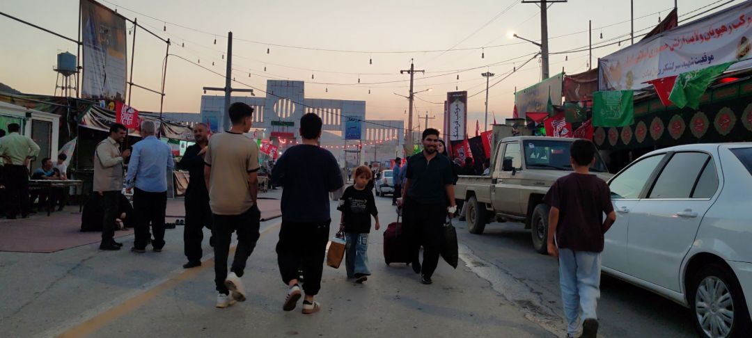 خدمترسانی شبانهروزی مواکب به زائران اربعین در مرزباشماق خدمترسانی شبانهروزی مواکب به زائران اربعین در مرزباشماق