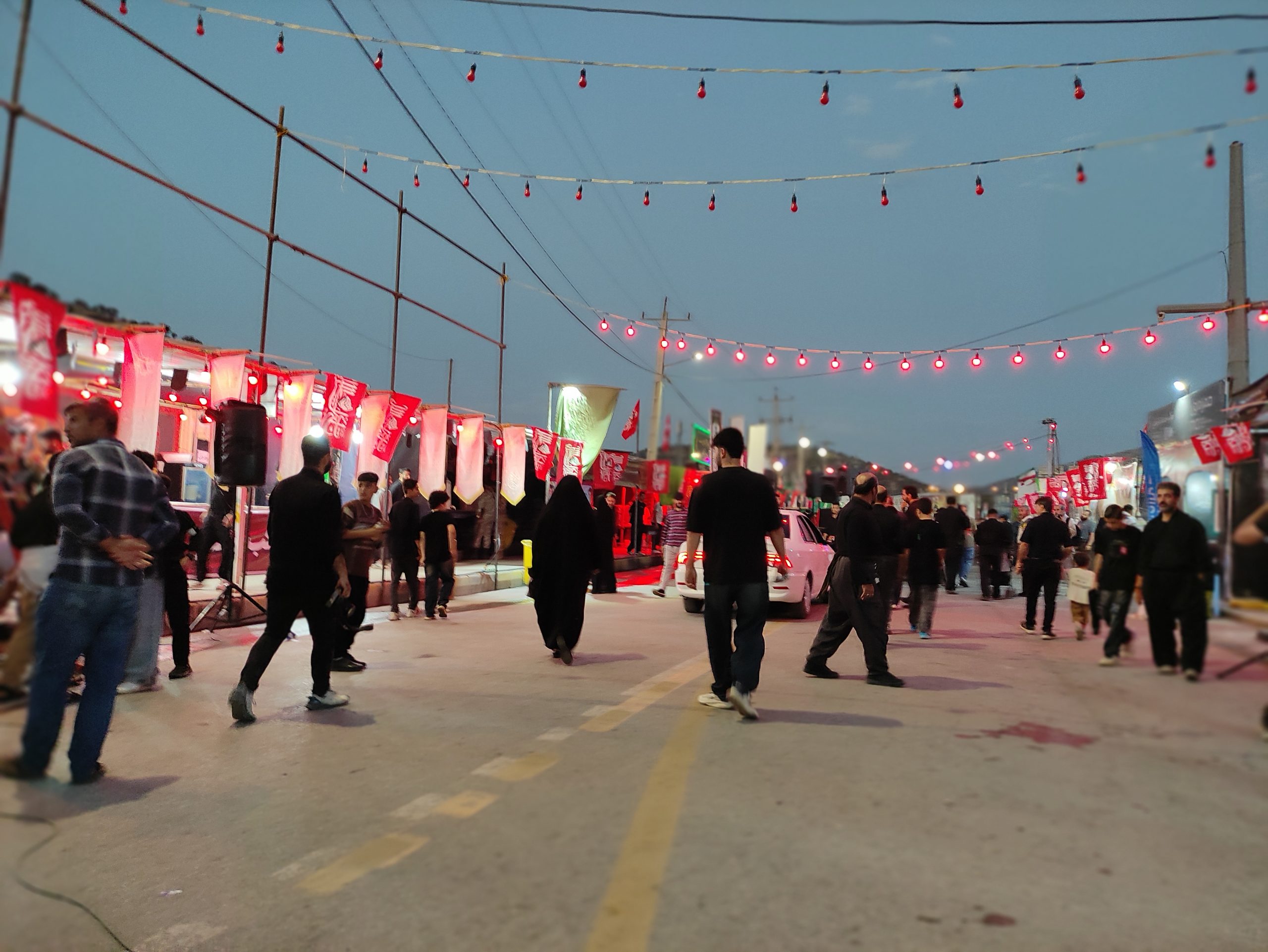 پیوند خون شهدا و عشق به حسین (ع) در مسیر راهبری شهید پیوند خون شهدا و عشق به حسین (ع) در مسیر راهبری شهید