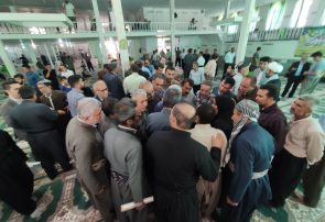 برپایی میز خدمت ادارات در مسجد جامع مریوان