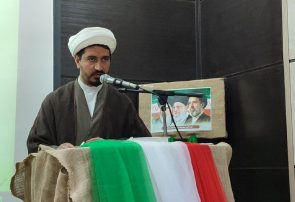 بصیرت تاریخی، ضامن شکست توطئههای دشمن است