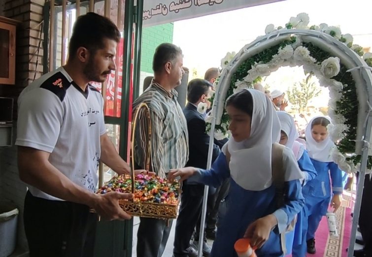 زنگ مهر در مریوان به صدا درآمد
