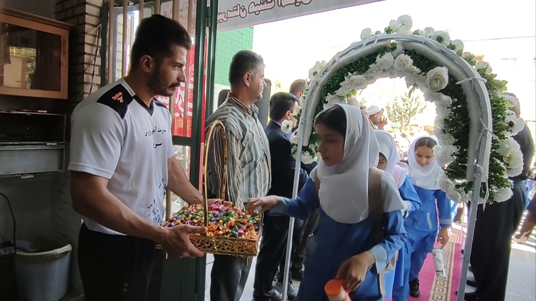 گزارش تصویری؛ نواخته شدن زنگ مهر در مریوان